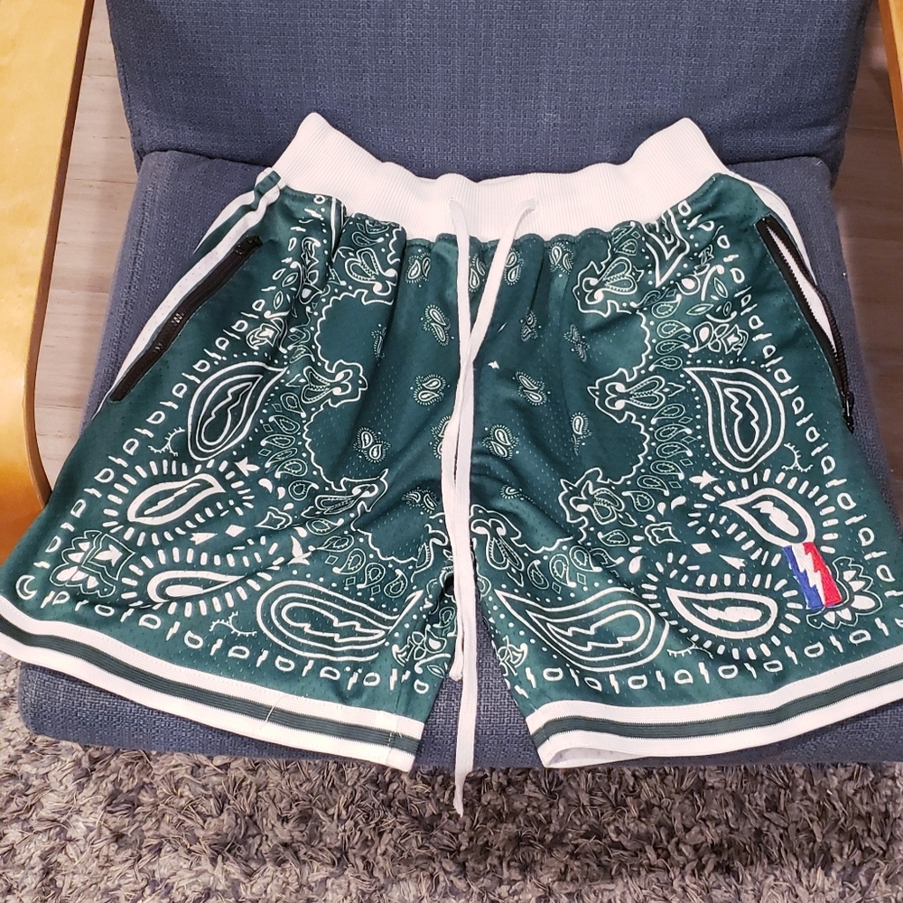 Trillest (Collect & Select) x Boston green Shorts size M men